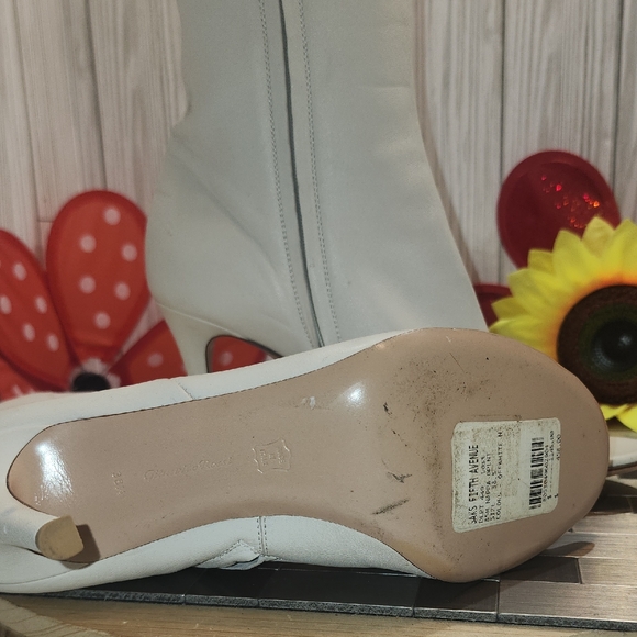 Gianvito Rossi Cream Peep-Toe Heeled Boots - Picture 8 of 10